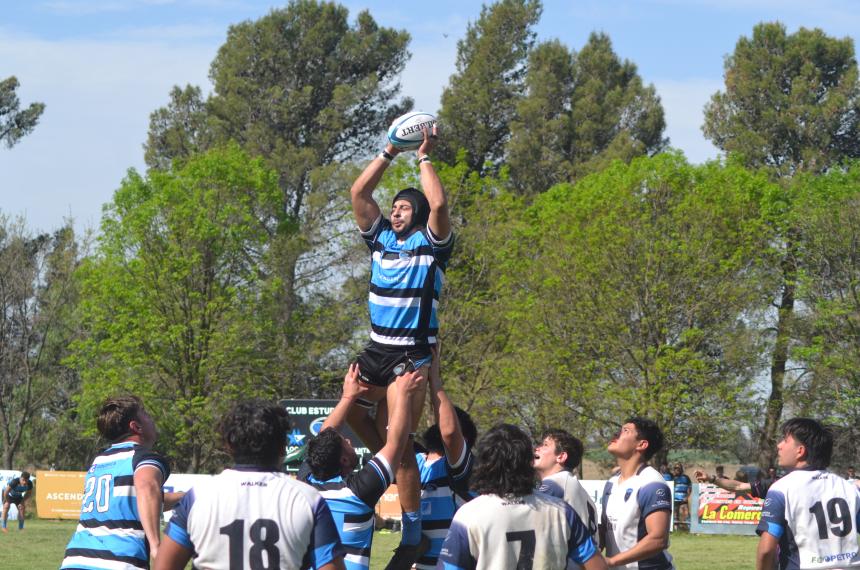 A Estudiantes se le escapoacute en casa