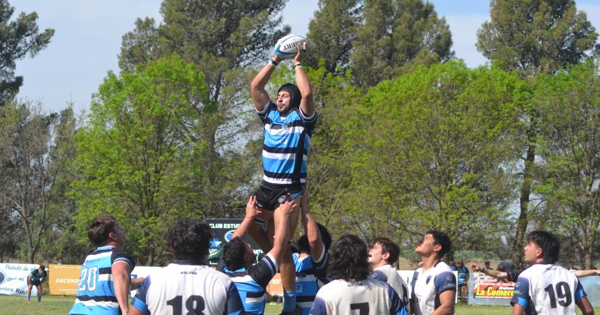 A Estudiantes se le escapoacute en casa