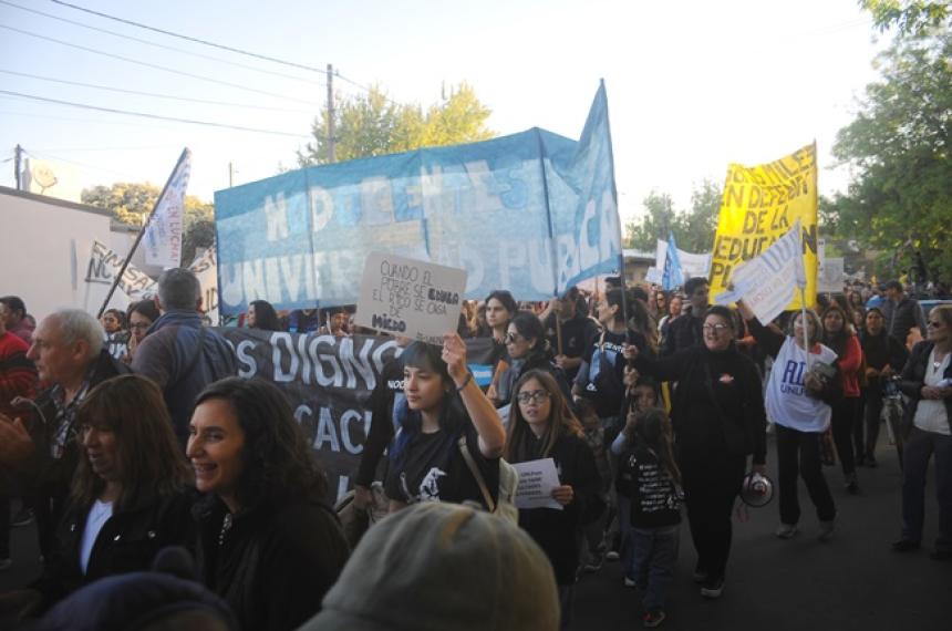 Nueva marcha multitudinaria en Pico por la universidad puacuteblica