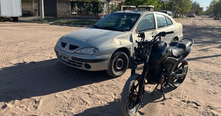 Un motociclista herido por un choque