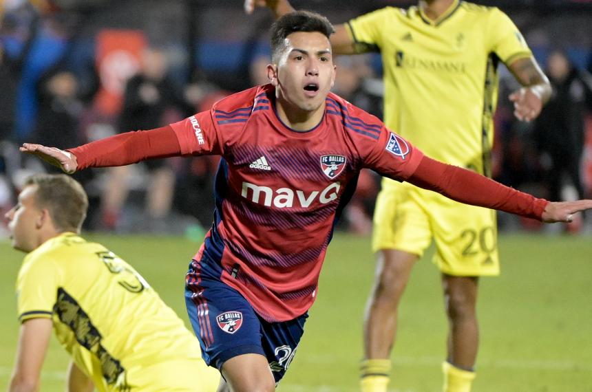 Dallas pide casi US 12 millones por el pase Alan Velazco