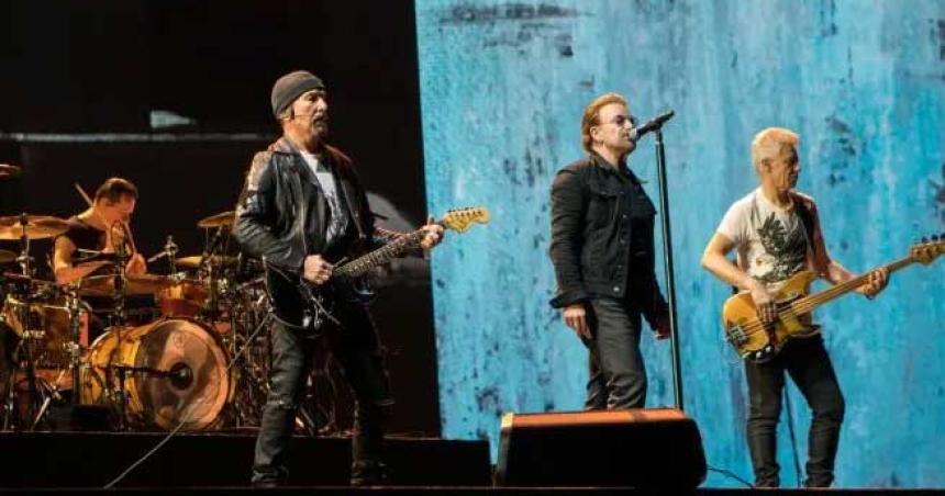 The Edge reveloacute que muy pronto habraacute nueva muacutesica de U2