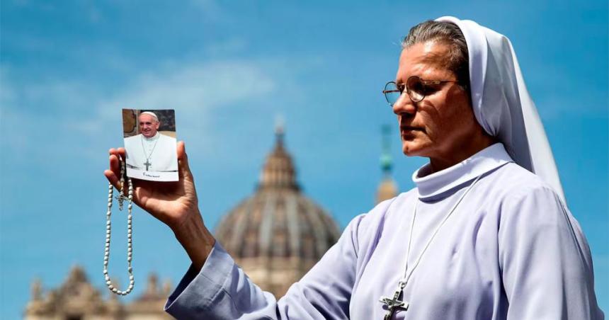 Muerte del papa Francisco- cuaacutendo empieza el coacutenclave y queacute resta definir para su funeral